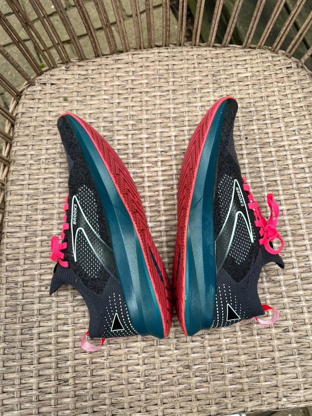 Brooks like new